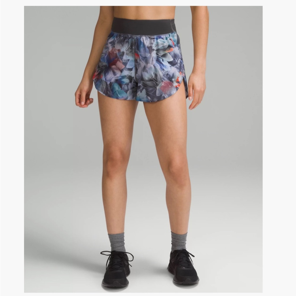 Lululemon: Fast and Free Reflective High-Rise Classic-Fit Short 3" Size 10